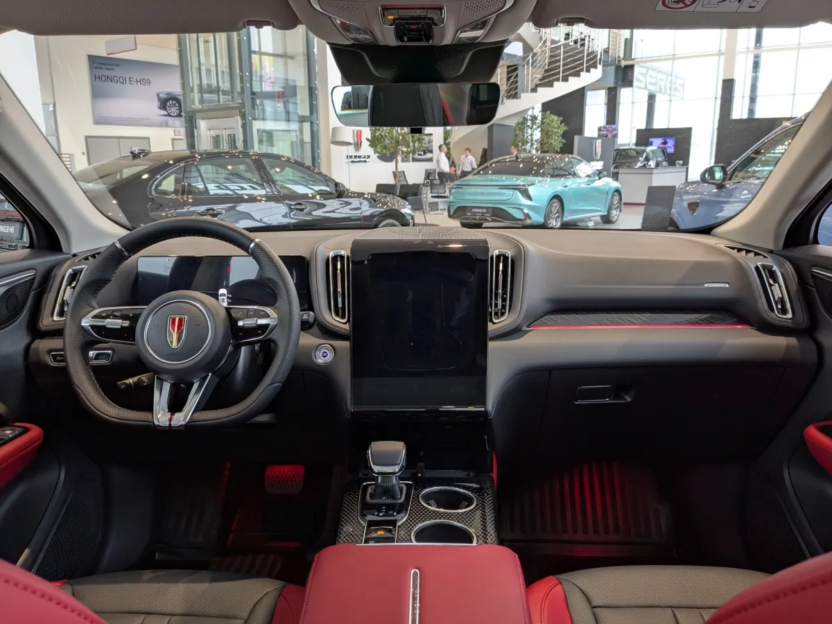 Hongqi HS3