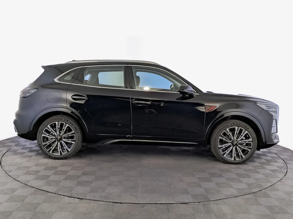 Hongqi HS5