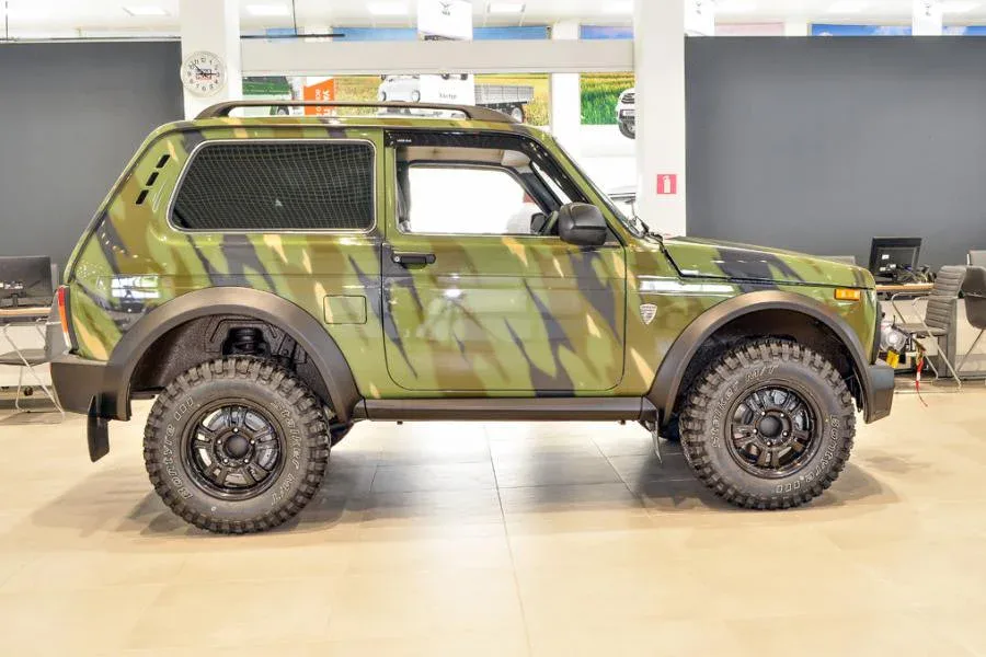 Lada Niva Bronto