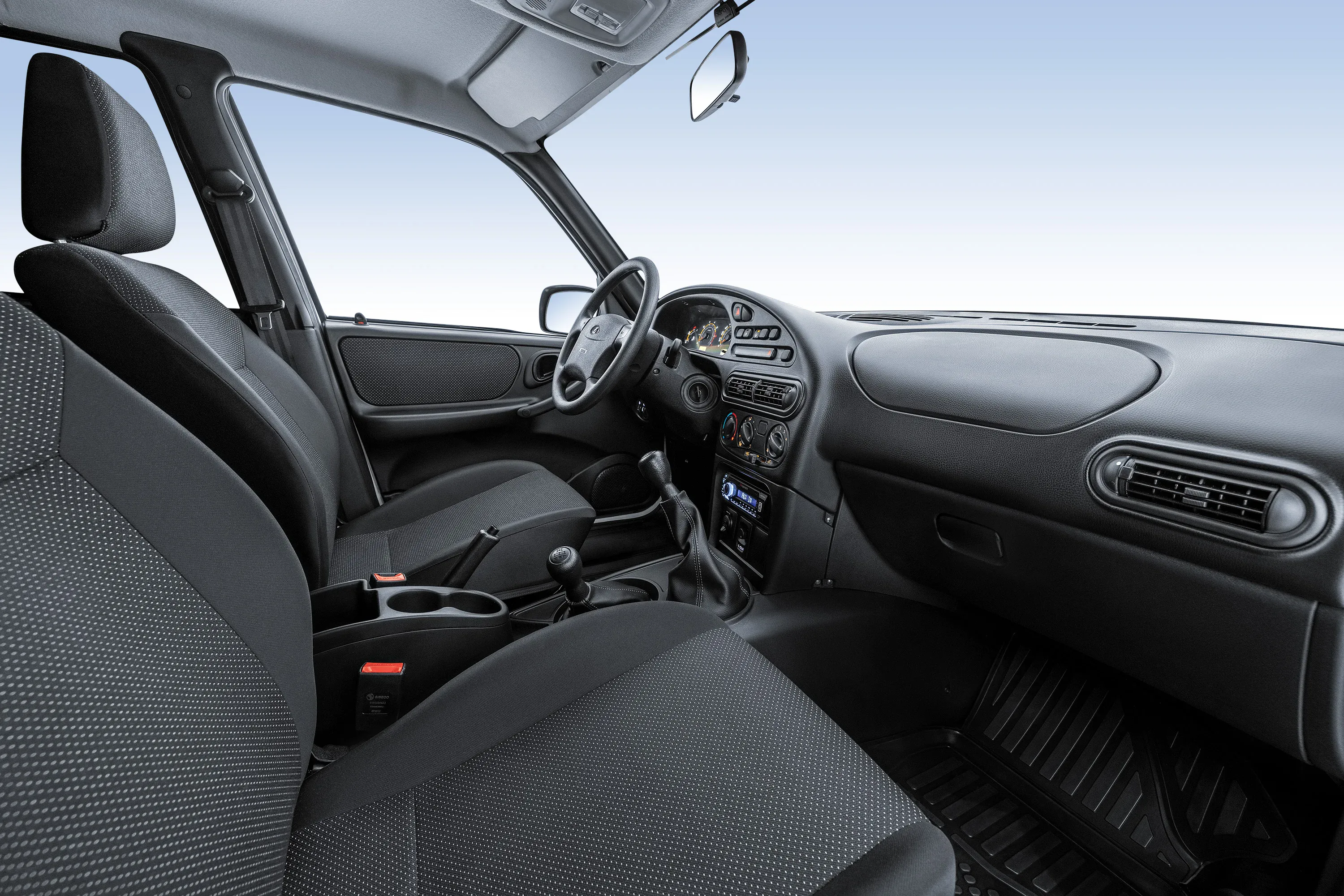 Lada Niva Travel Legacy